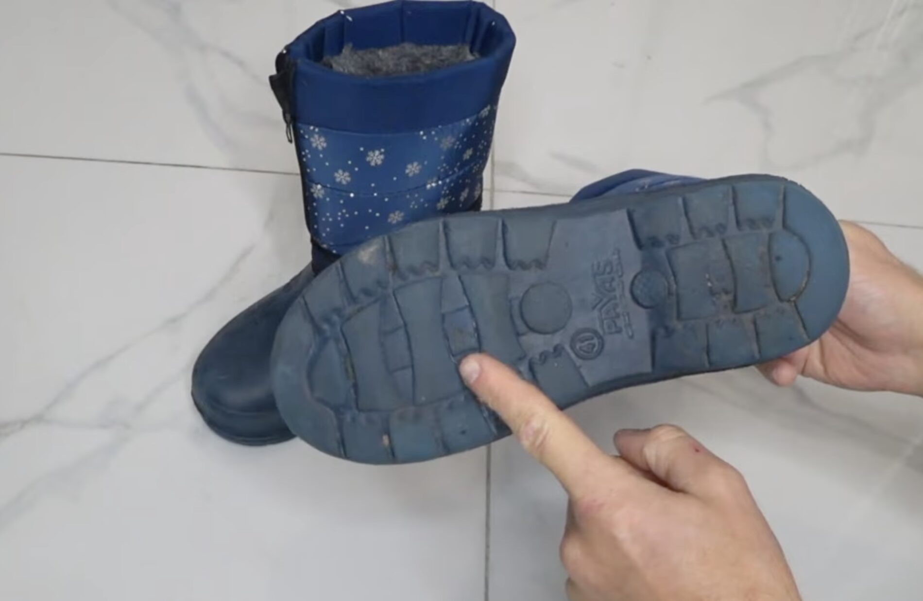 Господині розповіли, чим змастити підошву, щоб взуття на ковзало взимку