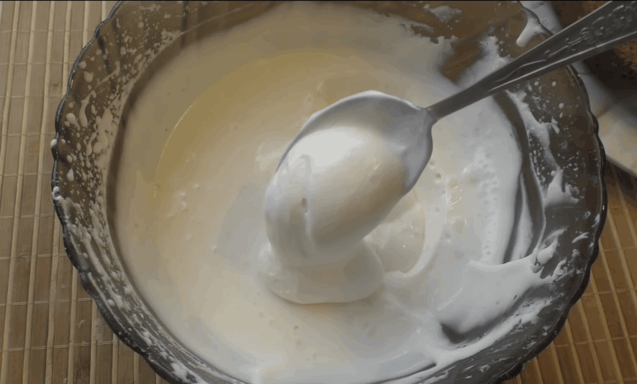 Кулінари поділилися рецептом швидкого десерту без випікання зі згущеним молоком