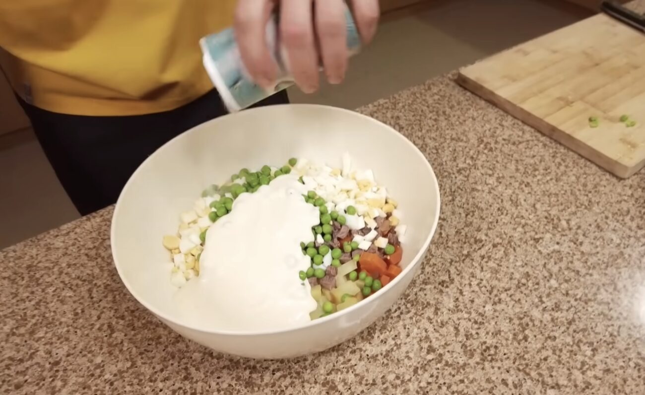 Кулінари поділилися альтернативним рецептом салату олівʼє