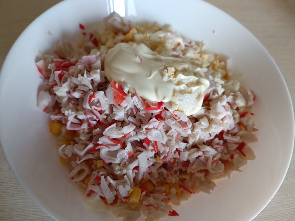 Кулінари розповіли, як правильно обирати кукурудзу в крабовий салат для кращого смаку