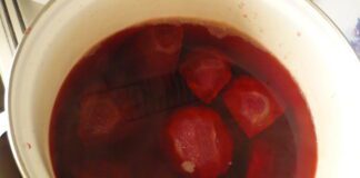 Господині пояснили, як швидко зварити яскравий буряк 