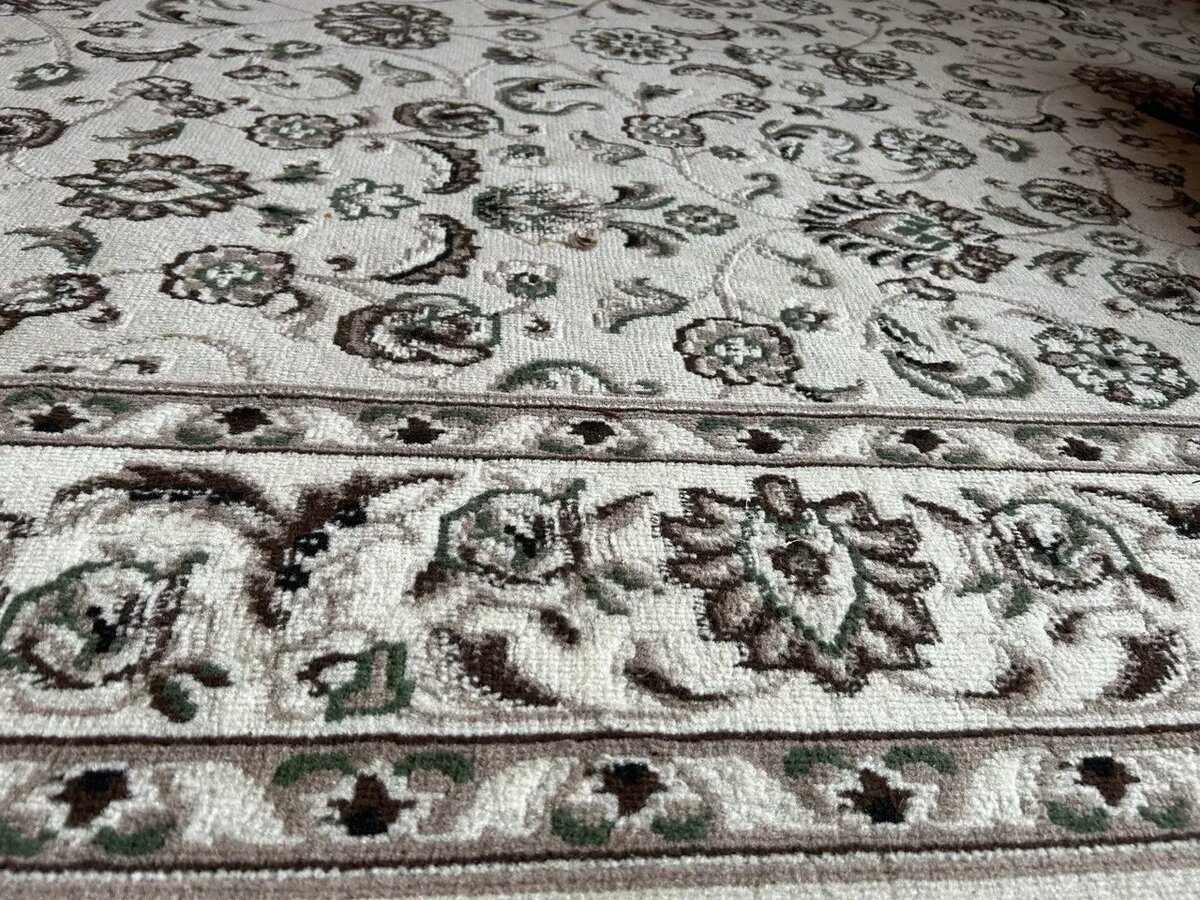 Експерти порадили спосіб, як очистити килим від бруду та пилу без хімчистки та побутової хімії