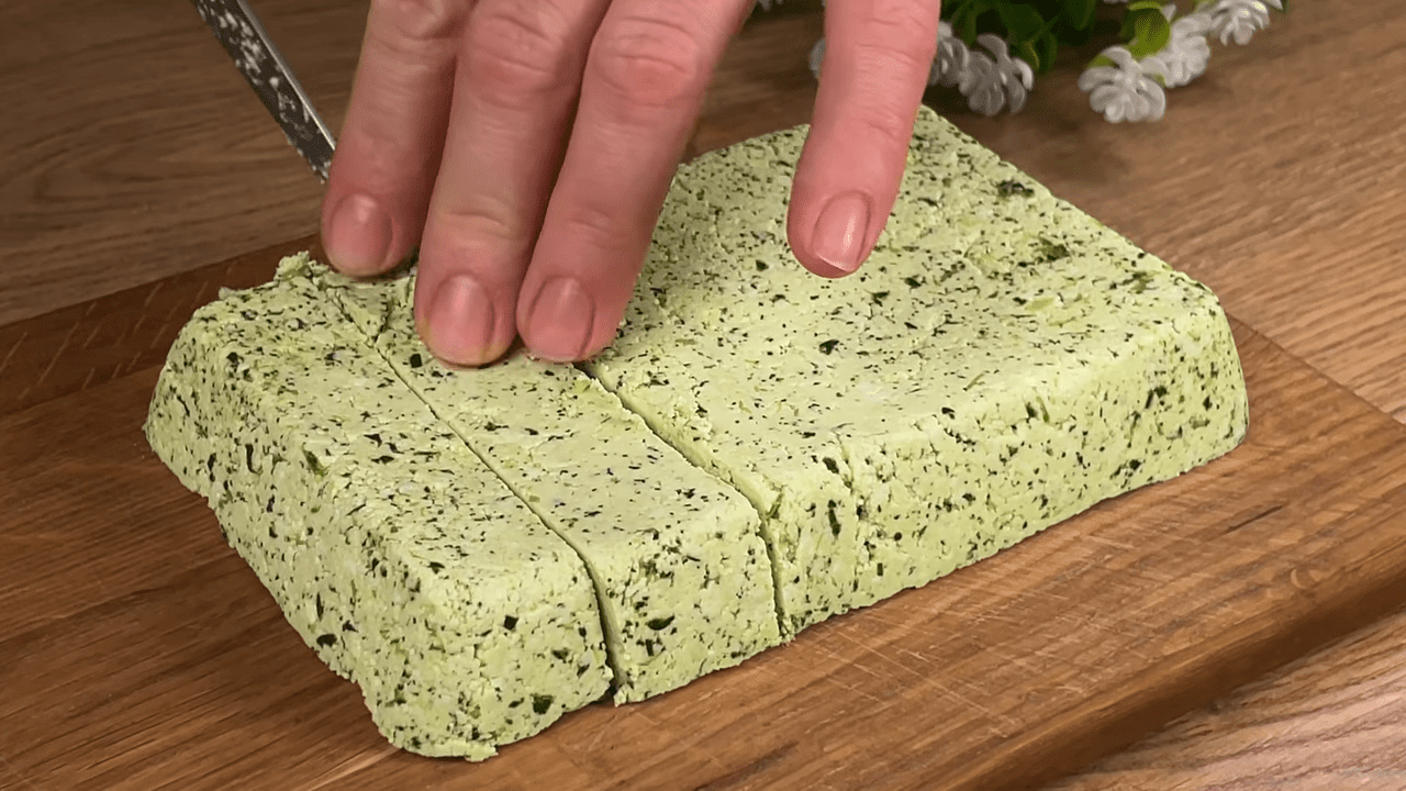 Кулінари розповіли рецепт приготування домашнього сиру з авокадо