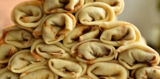 Як приготувати смачні тонкі млинці