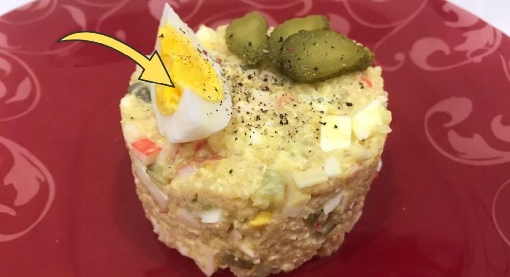 Поки всі готують “Оселедець під шубою”, я роблю святковий салат за 10 хвилин: 5 інгредієнтів – і вау-смак 