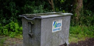 Як позбутись від запаху сміття в смітнику