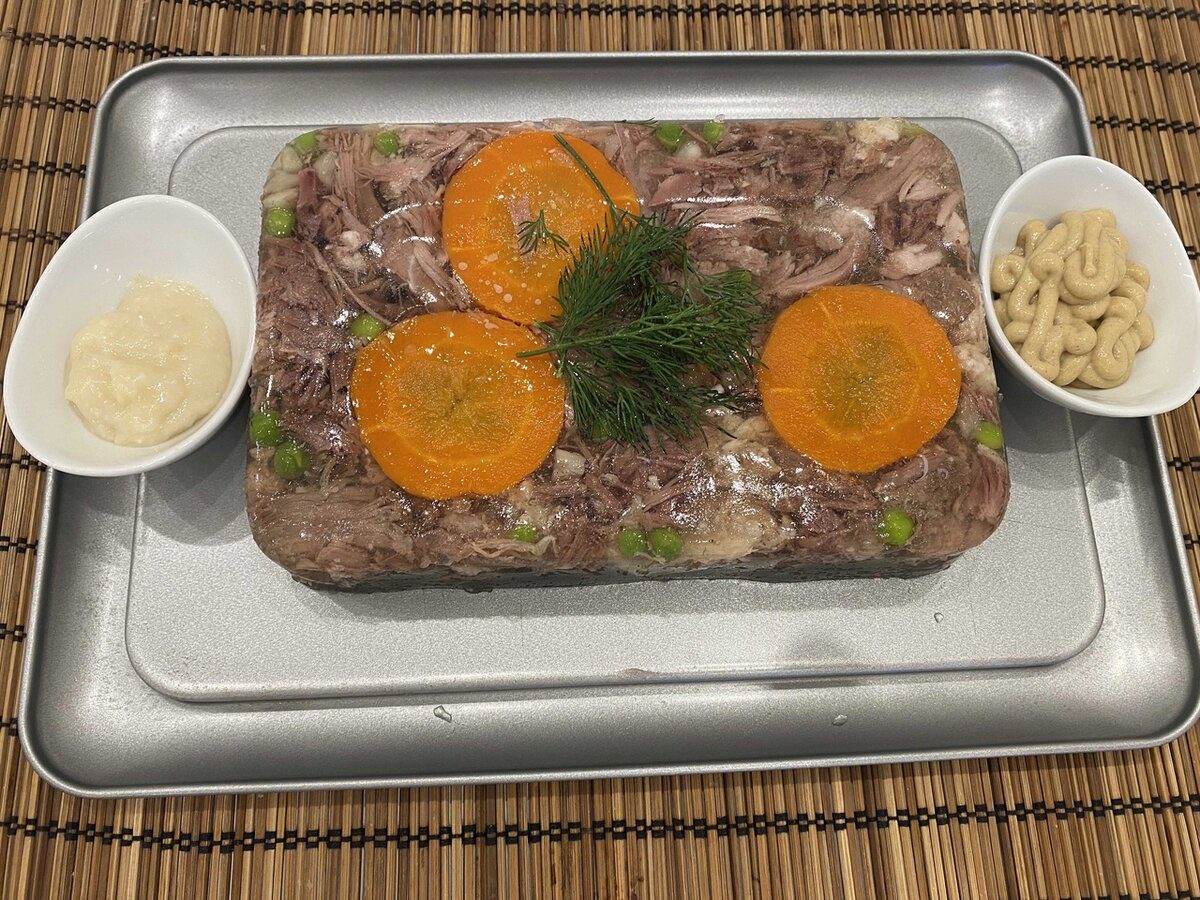 Кулінари розповіли, як правильно готувати холодець, аби він гарантовано застиг і був смачний