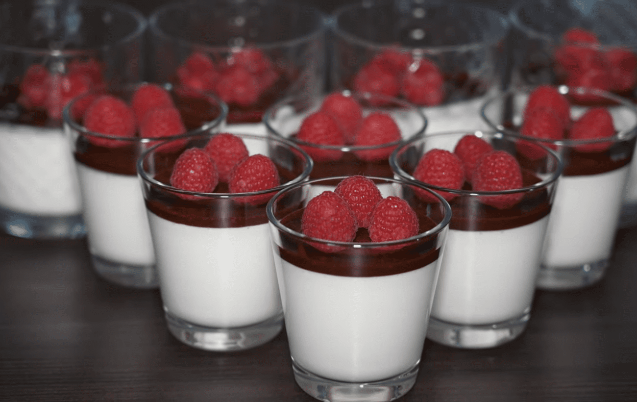 Кондитери дали рецепт десерту Пташине молоко у креманках