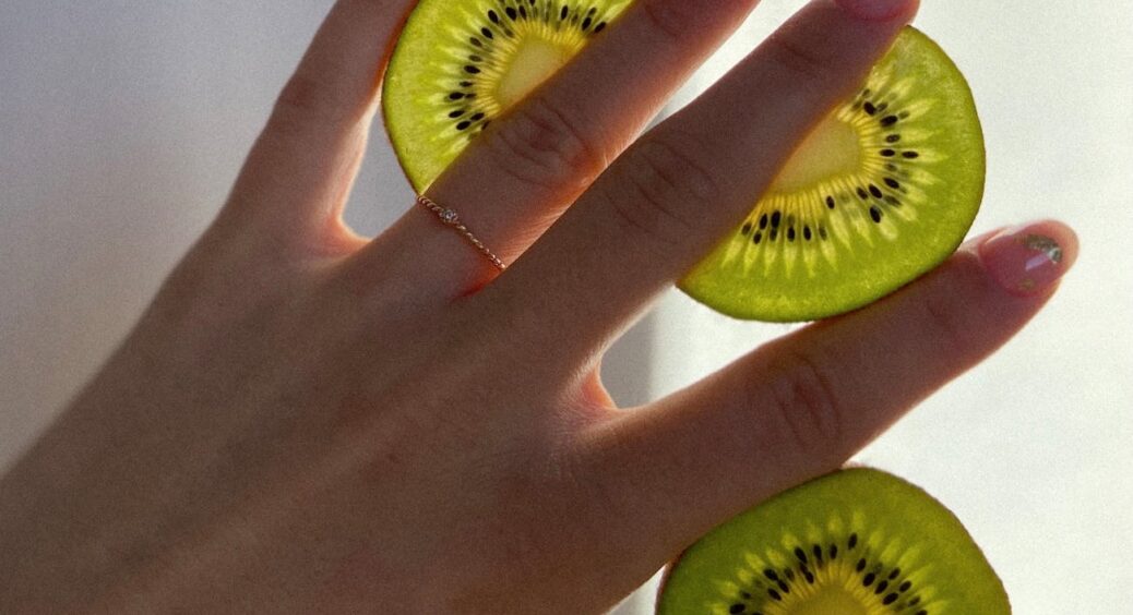 Я купила ківі “просто поїсти”, а виростила маленьку тропічну плантацію: 2 способи, які мене здивували 