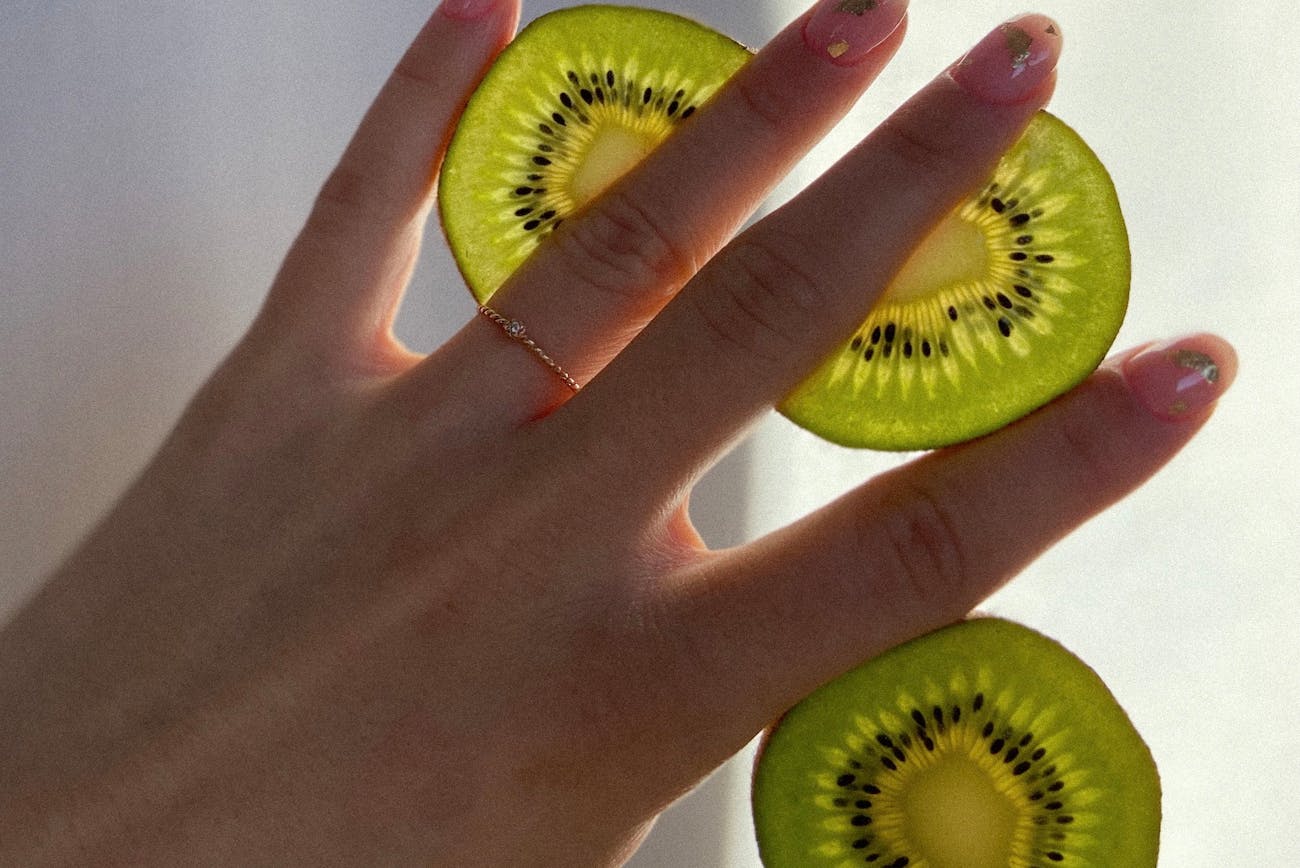 Садівники розповіли, як виростити ківі з покупних плодів