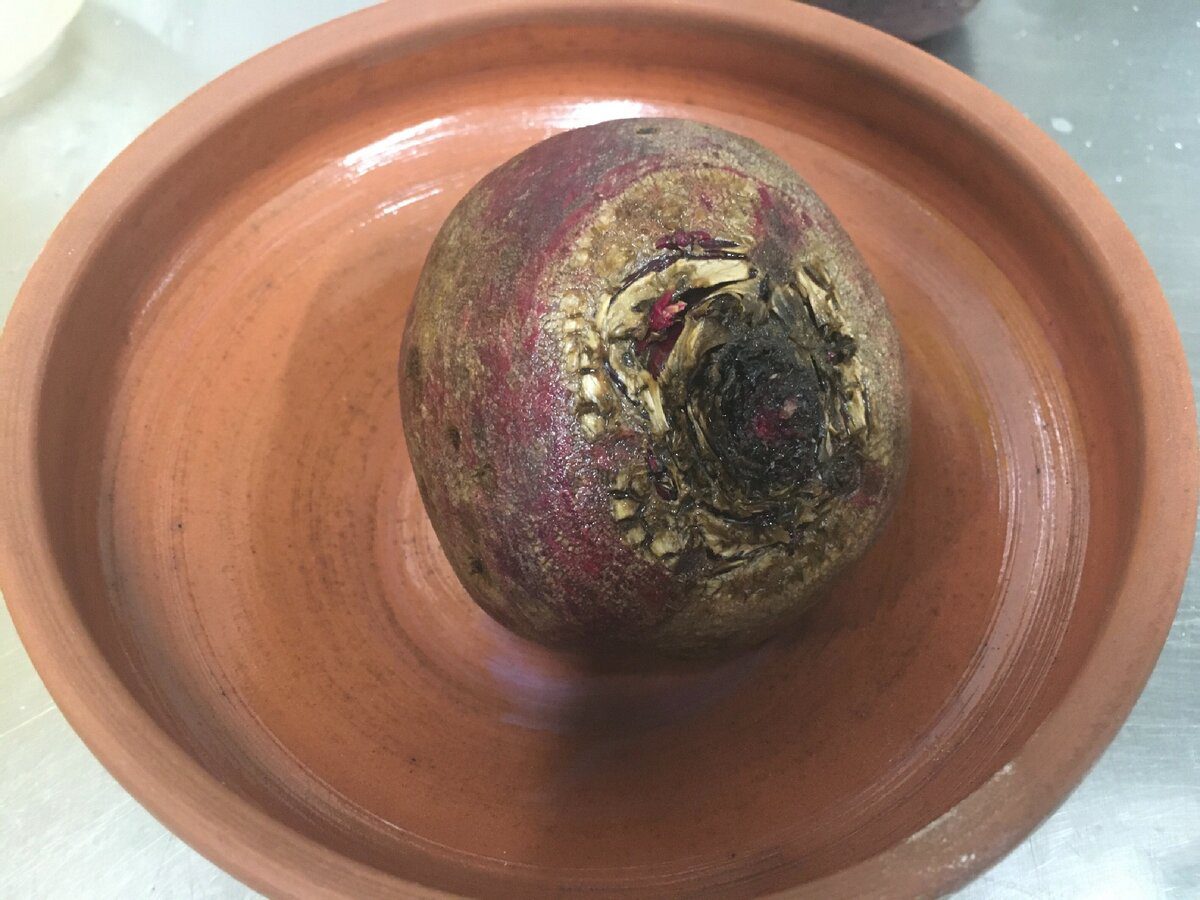 Експерти розповіли, як швидко та без клопоту зварити буряк на салати з простою добавкою