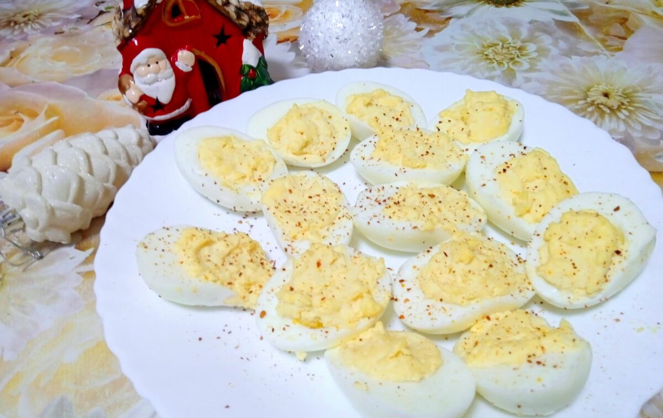 Як приготувати фаршировані яйця до святкового столу