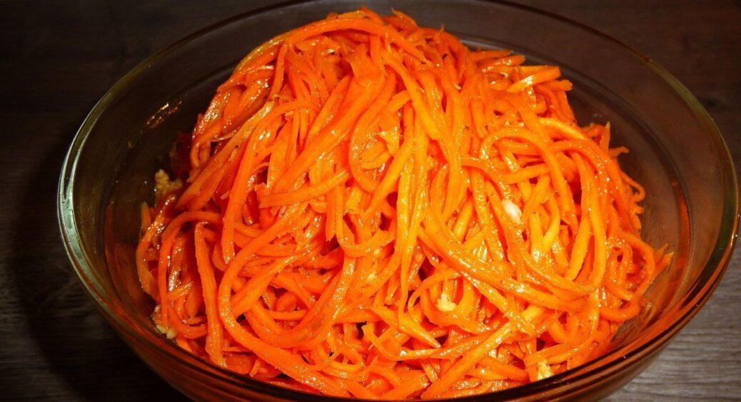Домашня морква по-корейськи без сюрпризів: точні пропорції – соковито, гостро і на 100% вдало 