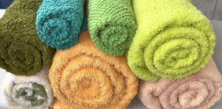 Господині назвали спосіб відновити старі рушники 