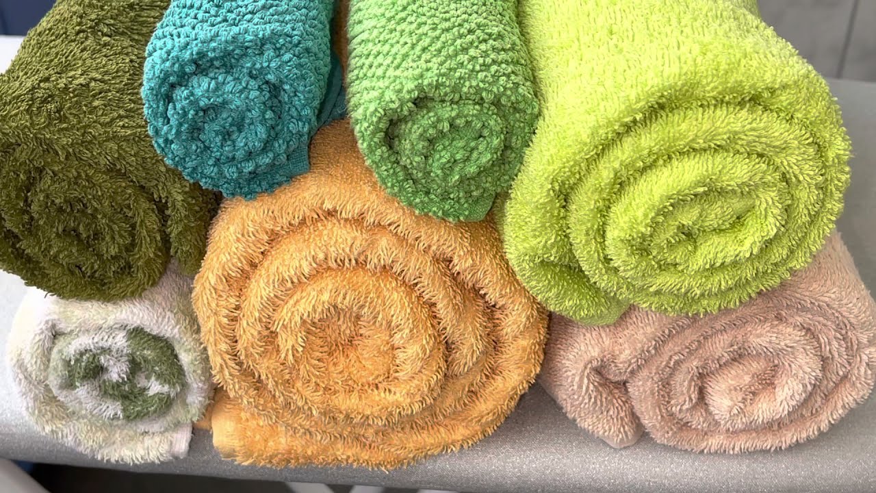 Покоївки розповіли, як повернути свіжість затхлим рушникам без жодної хімії  