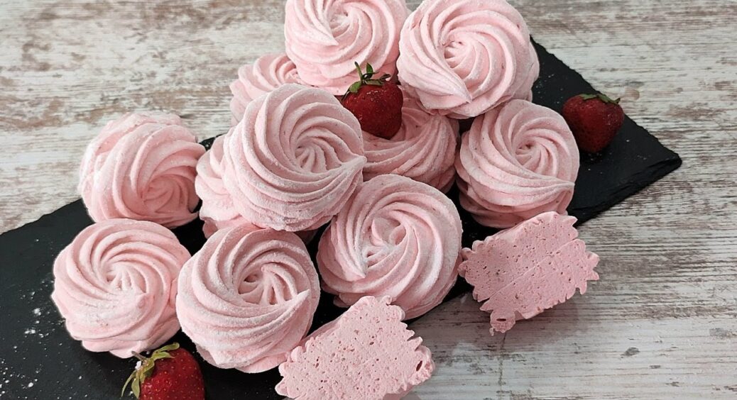 Мої діти обожнюють цей зефір із замороженої полуниці! Готую його щодня по 100 штучок – і все одно їм мало 