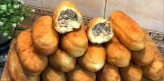 Кулінари розповіли, як приготувати смажені пиріжки з м'ясом на живому тісті