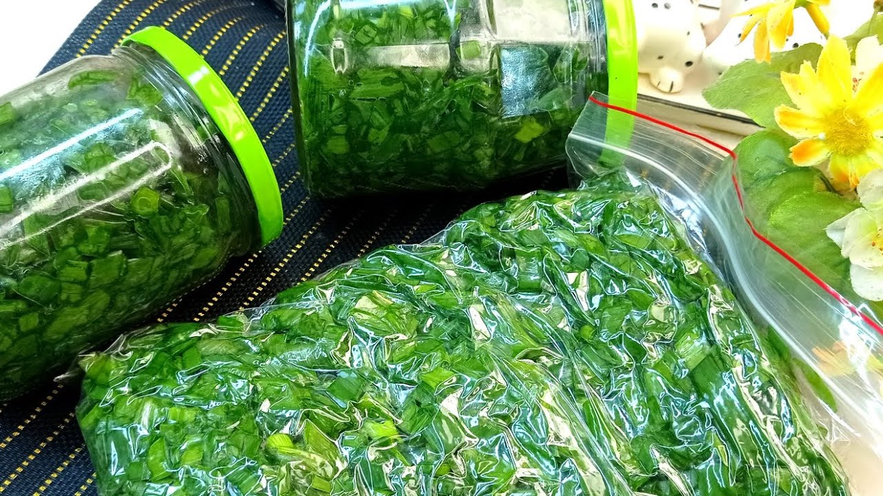 Господині розповіли, як правильно заморозити зелену цибулю на зиму