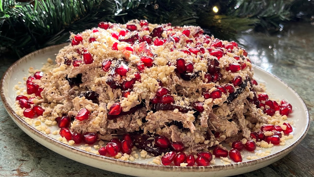 Шеф-кухарі поділилися простим рецептом неймовірно смачного салату з м'ясом