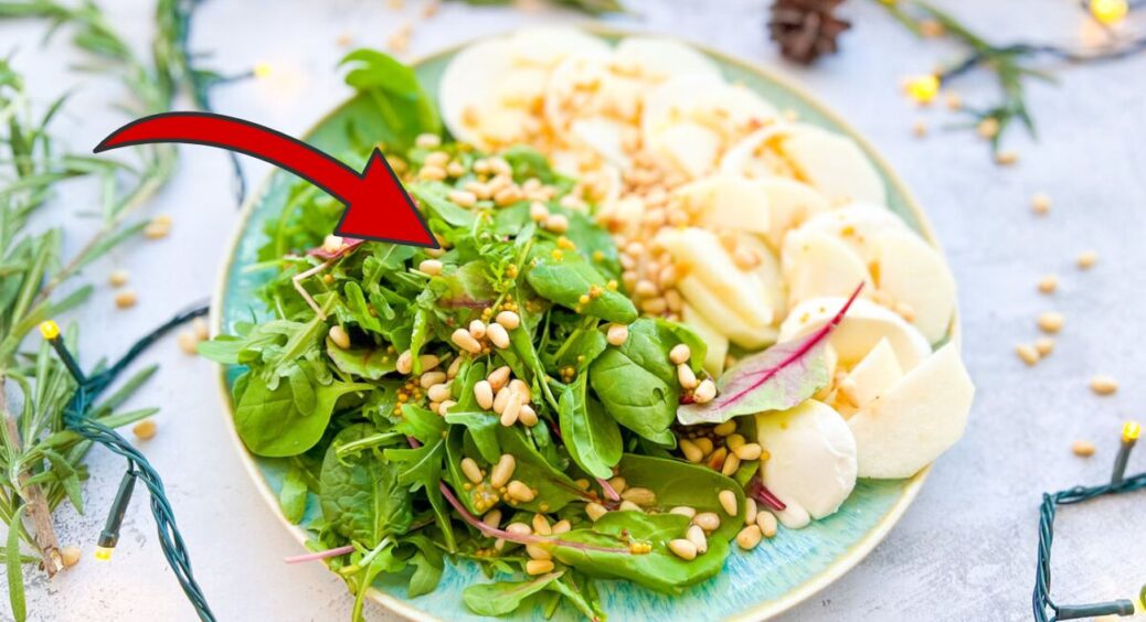 Поки не приготую цей салат з 3 компонентів, крутитись і фарбуватись у Новий рік не починаю: коронна закуска 