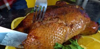 Шеф-кухарі розповіли, як приготувати маринад для соковитої новорічної качки