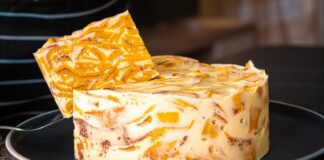 Кулінари поділилися простим рецептом гарбузового млинцевого торта