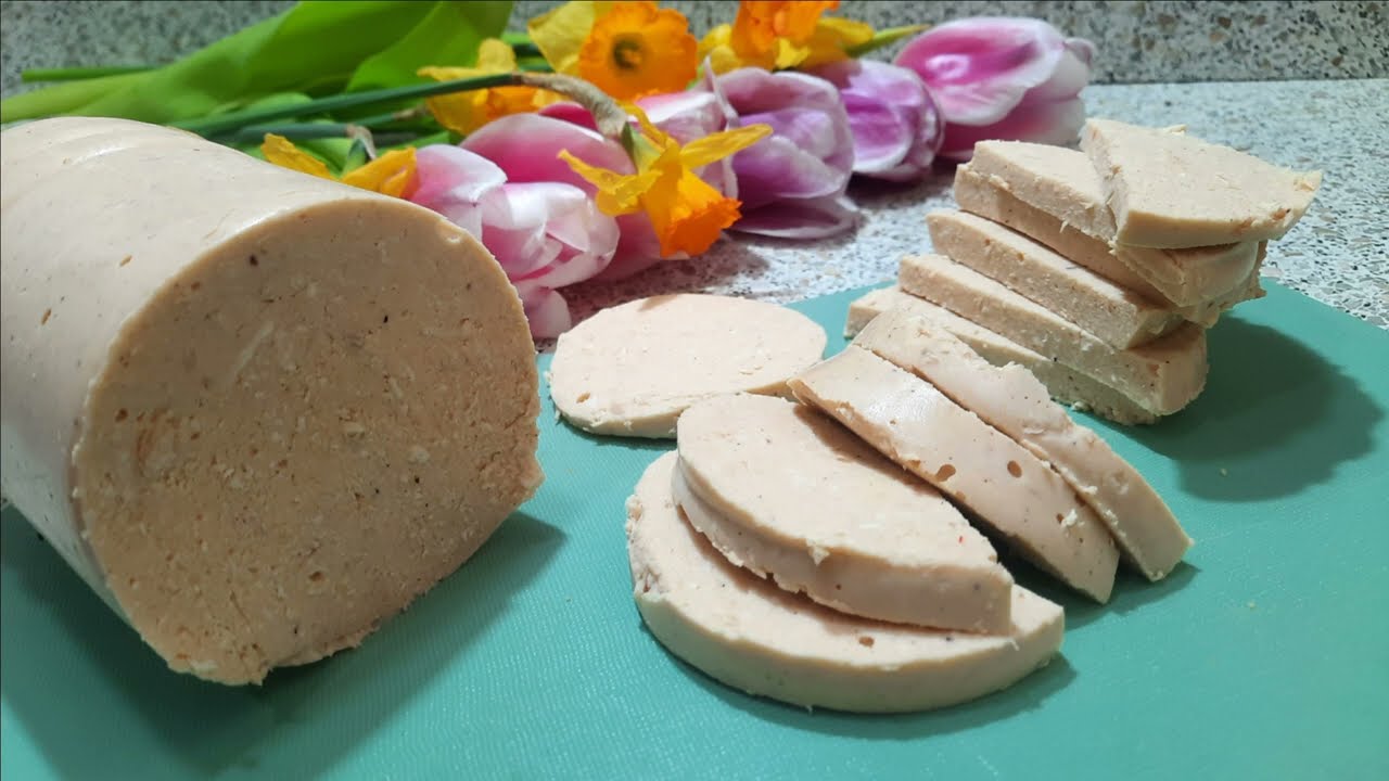 Кулінари розповіли, як приготувати смачну та соковиту домашню ковбасу у фользі