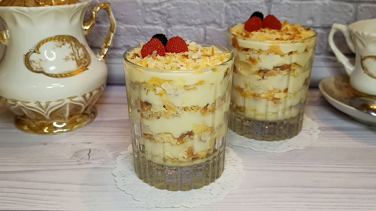 Кулінари поділилися рецептом дуже ніжного торта Наполеон у стаканчиках