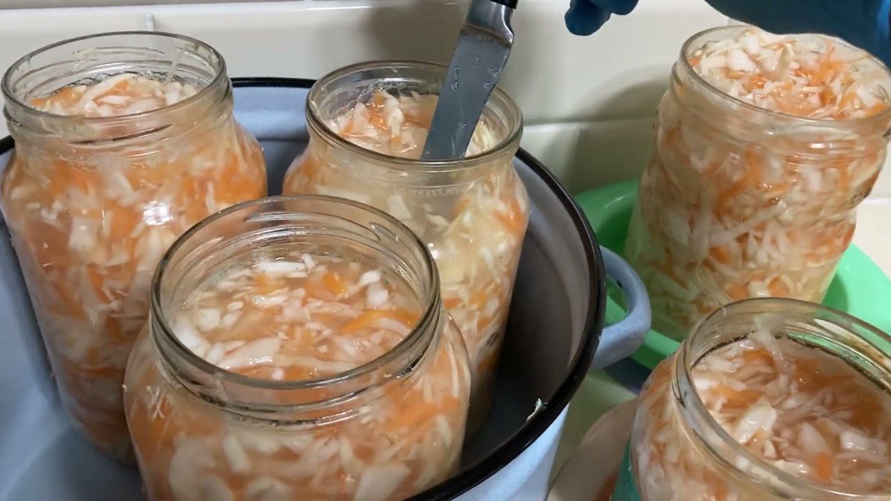 Кулінари розповіли, як приготувати дуже хрумку квашену капусту без цукру