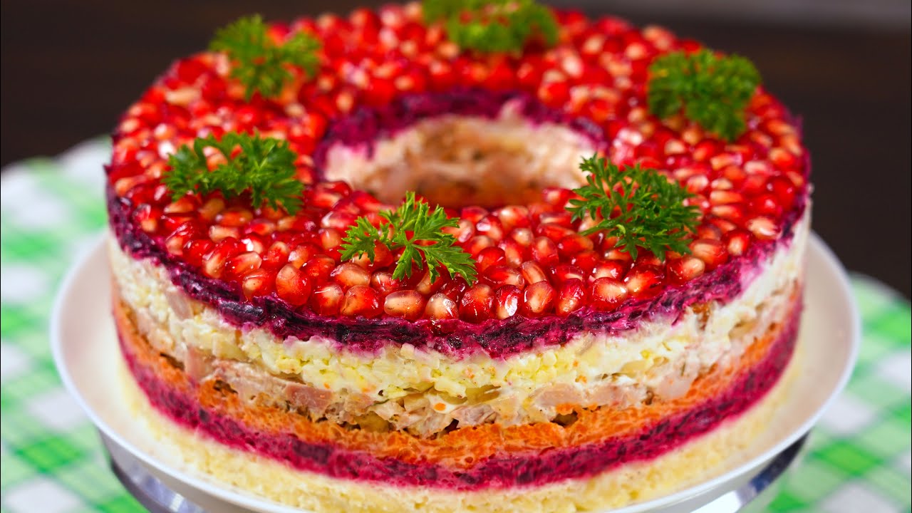 Кулінари поділилися рецептом дуже смачного салату Гранатовий браслет