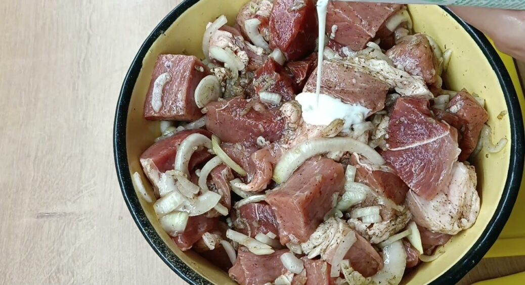 Спробувала замаринувати свинину в цьому маринаді з 4-х компонентів – і здивувалась: смак на 100 з 10 