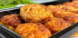 Кулінари розповіли, як приготувати соковиті курячі котлети з кисломолочним сиром