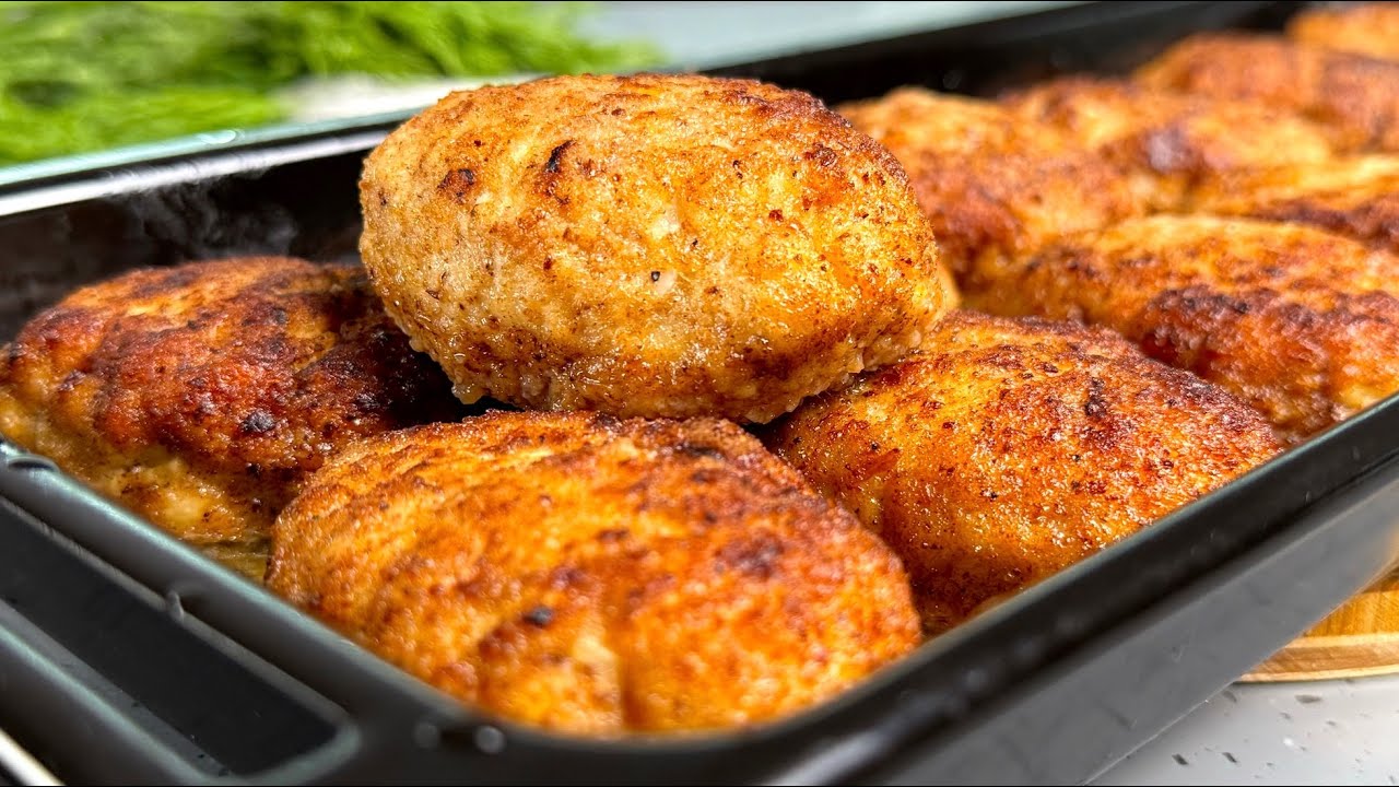 Кулінари розповіли, як приготувати соковиті курячі котлети з кисломолочним сиром