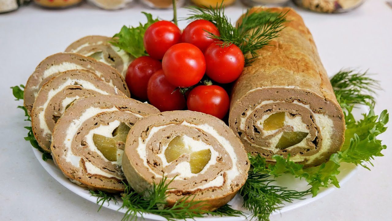 Кулінари розповіли, як приготувати печінковий рулет із сирно-часниковою начинкою