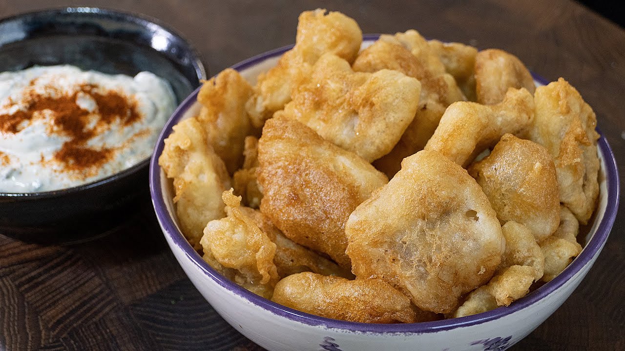 Кулінари поділилися рецептом смачного минтая у хрусткому сирно-яєчному клярі