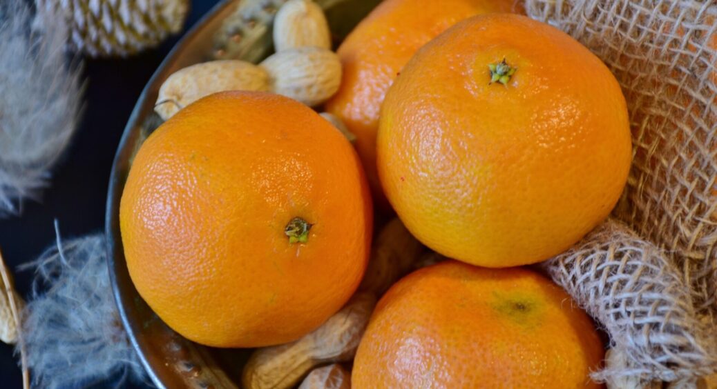 Користь і шкода мандаринів: скільки штук можна з’їсти й яка 1 деталь на шкірці підкаже, як обрати найсолодші 