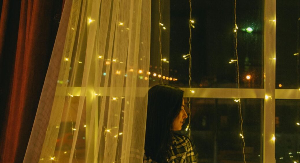 Гірлянда перестала грітись і “блимати”: електрик підказав 1 хитрість перед увімкненням для стабільної роботи 