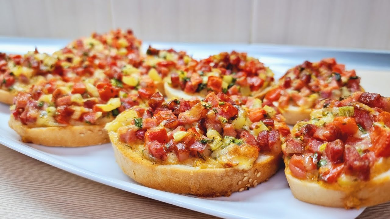 Кулінари поділилися рецептом неймовірно смачних картопляних гарячих бутербродів