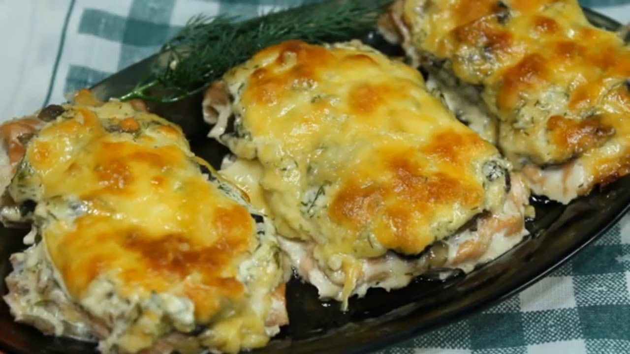 Кулінари поділилися рецептом дуже смачної горбуші, запеченої у духовці за 20 хв