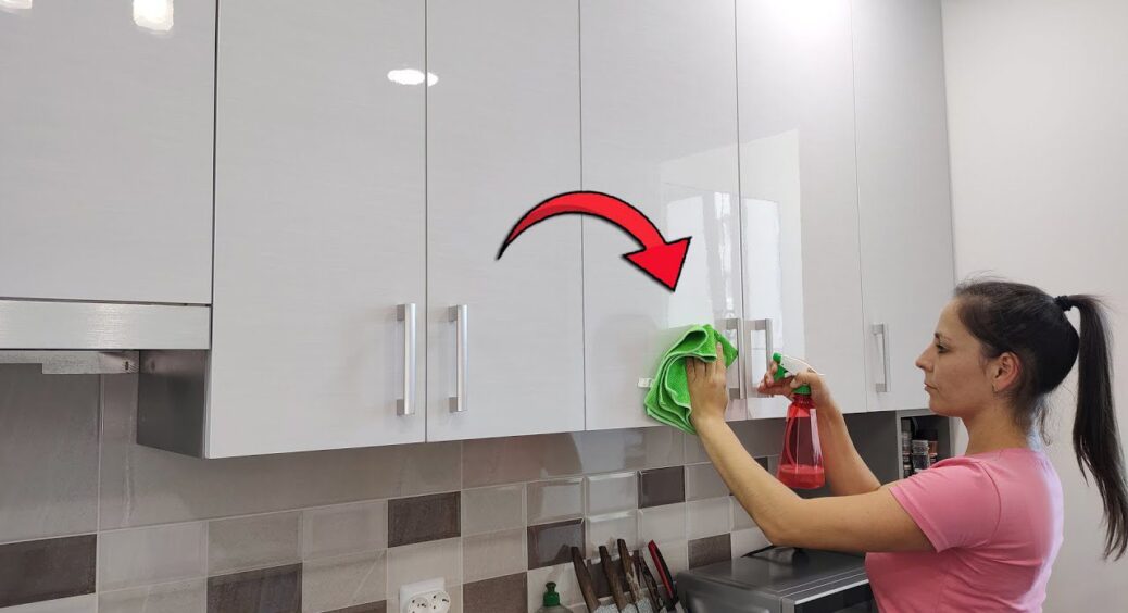 Змішала це з “Фейрі” 2:1 – і каструля 10-річної давності засяяла: нагар розтанув сам, аж не повірила очам 