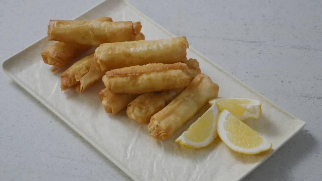 Кулінари розповіли, як приготувати дуже бюджетні крабові пиріжки на Новий рік