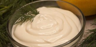 Кулінари розповіли, як правильно приготувати майонез у домашніх умовах