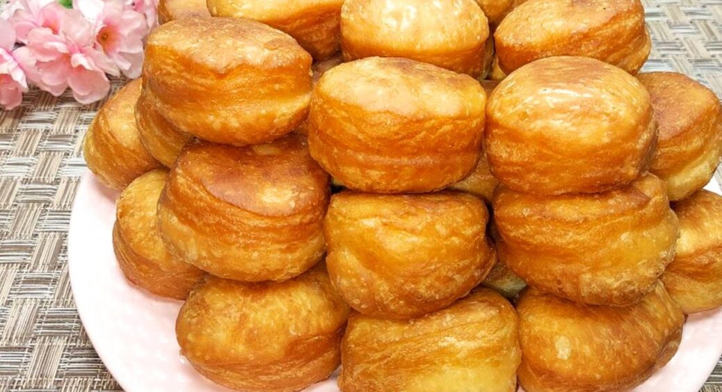 Замість пиріжків беру 1 склянку кефіру та 1,5 ст. л. майонезу – і смажу гору смакоти: пишки-колобки за 15 хв 