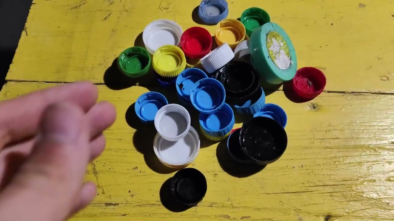 Господині розповіли, як використовувати кришки від пластикових пляшок у побуті