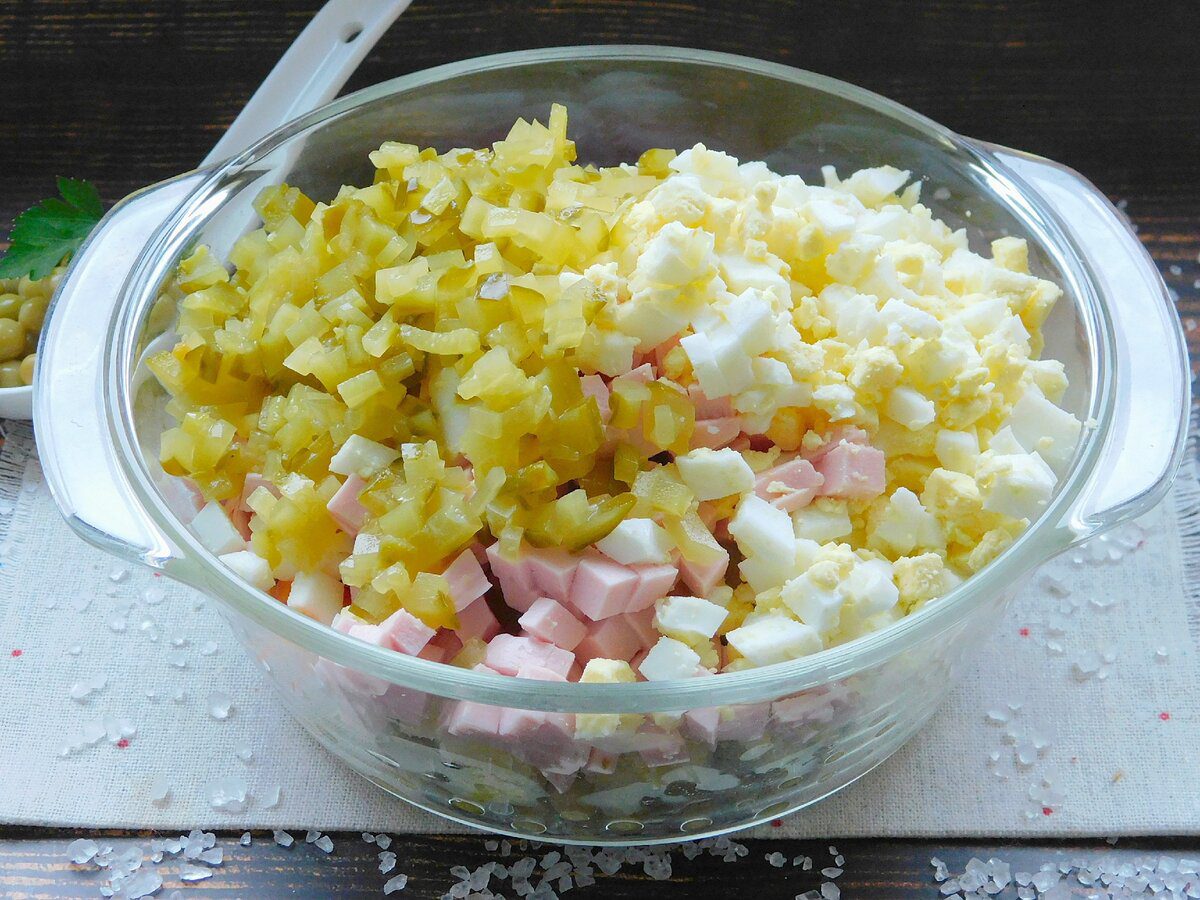 Кулінари розповіли, який секретний компонент допоможе покращити смак салату Олів'є