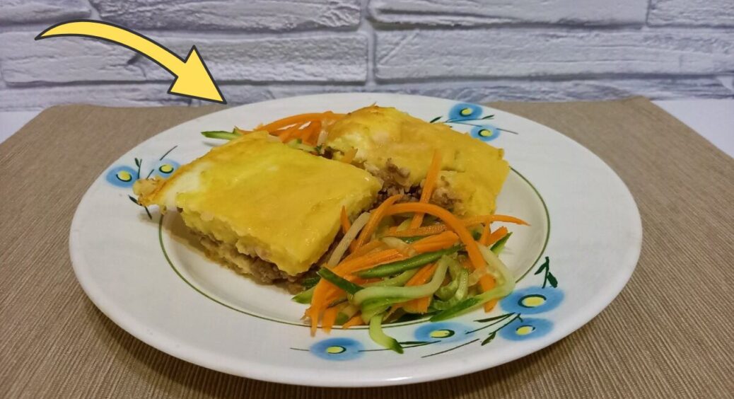 Знайшла у бабусиному зошиті за 1963-й рік рецепт “картопляного пирога”: 5 інгредієнтів + 20 хв часу 