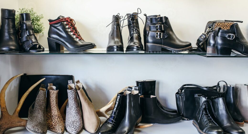 На ринку хотіли “здерти” з мене 2700 грн за туфлі з кожзаму – а я не дурна, знаю, як розпізнати імітацію 