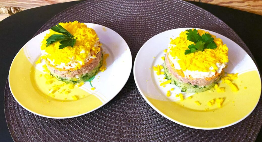 Спробувала в кафе рибний салат усього з 5 інгредієнтів – і повторила вдома: за 10 хв смак на 100 з 10! 