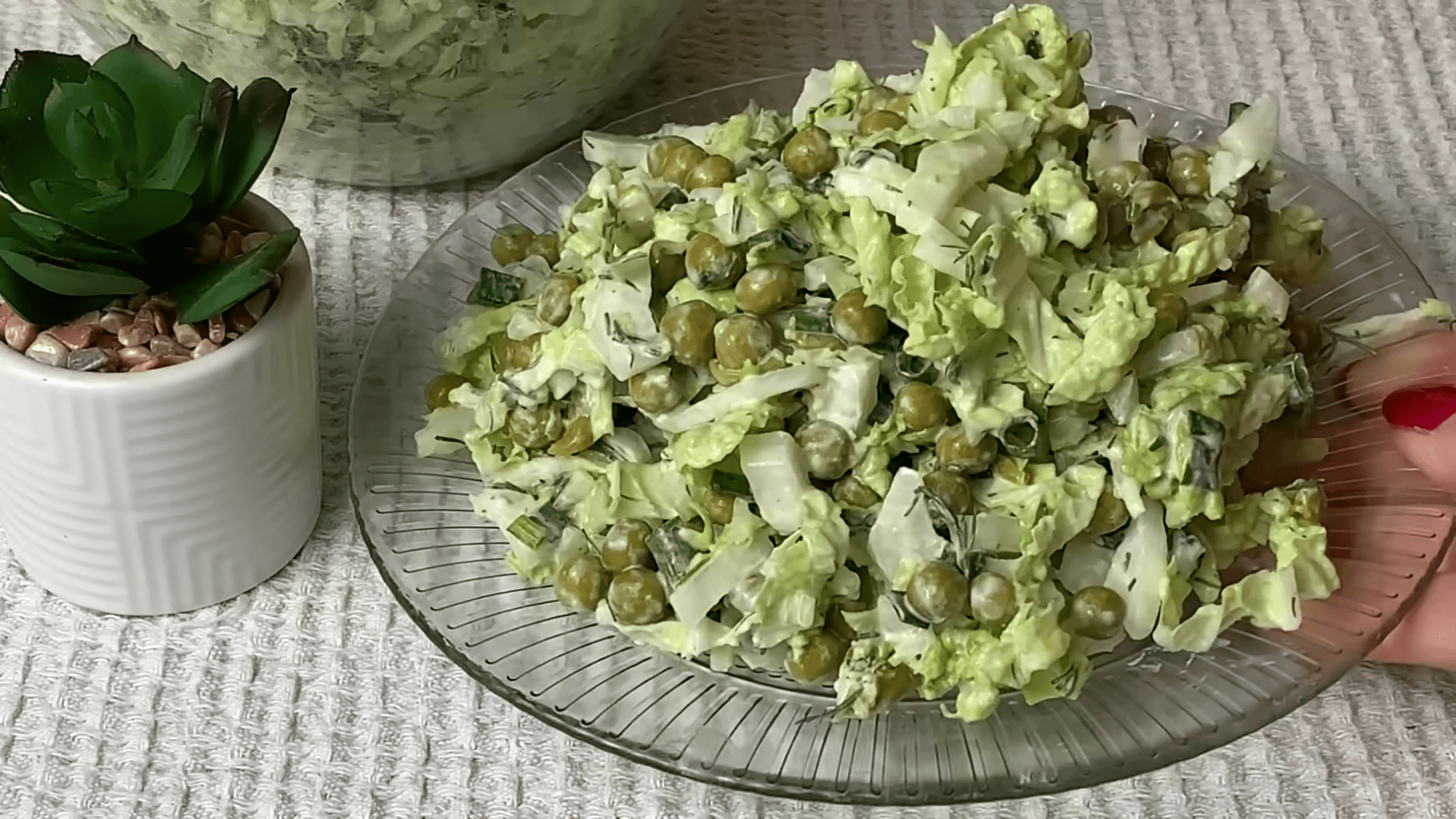 Кухарі розповіли, як приготувати цікавий салат з пекінської капусти 