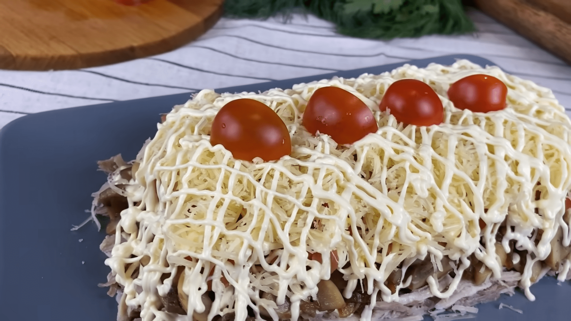 Експерти розповіли, як приготувати смачний та ситний салат з м'ясом